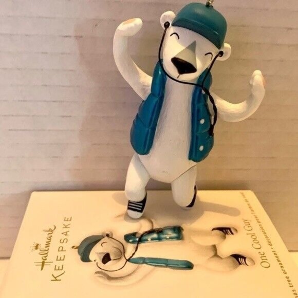 Retired Hallmark Ornament One Cool Guy Polar bear 2012 Boxed - Picture 9 of 9